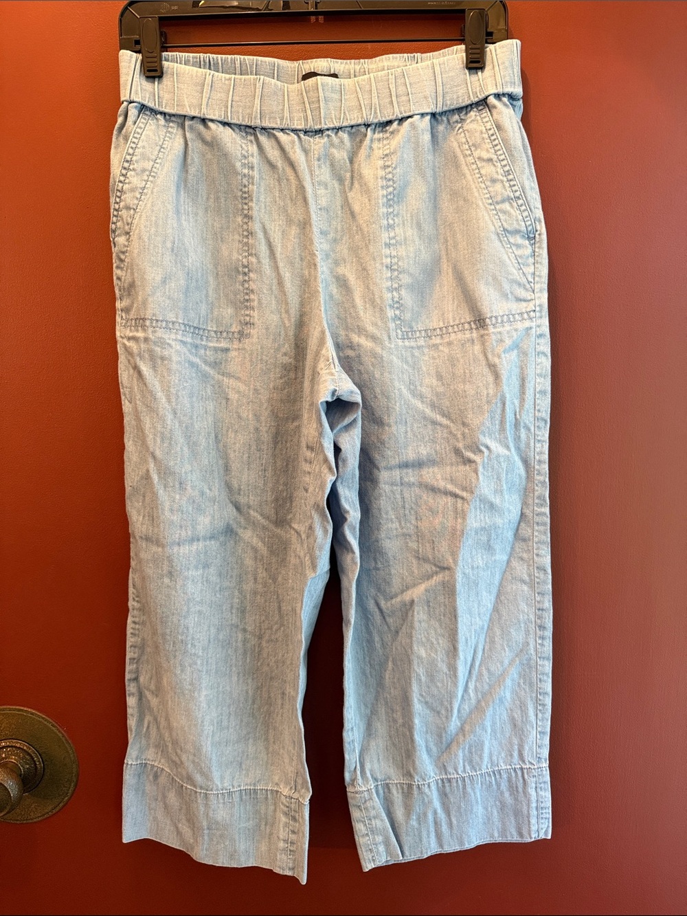 Talbots Light Blue Women’s Elastic Waist Crop Jeans